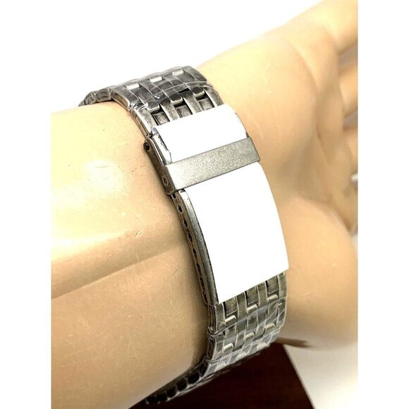 Marvel Black Panther Men's Watch Black Dial Silver Stainless Steel WMA00… - Picture 10 of 13